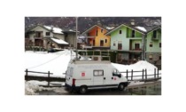 Dietro il Municipio di Gressan il camper dell’Arpa per rilevare i dati sull’inquinamento dell’aria