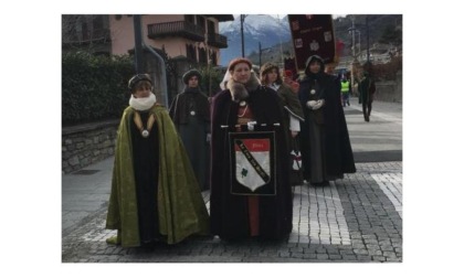 Saint-Pierre, un successo la sfilata dei carri del Carnevale