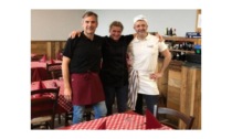 Cucina tradizionale e pizze giganti al Ristorante L’Oasi di Villeneuve