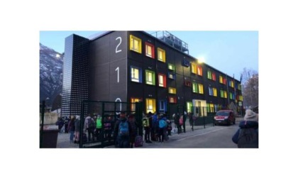 A Pont-Saint-Martin lunedì gli studenti sono entrati nella nuova scuola media: “E’ bella e funzionale”