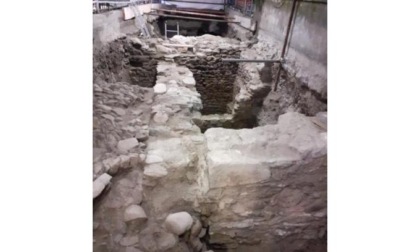 Gli scavi in piazza della Cattedrale riportano alla luce antiche murature
