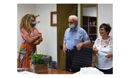 I coniugi Cornaz in visita alla Cogne per le loro Nozze d’Oro