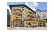 Festeggiato il mezzo secolo dell’hotel crampon di courmayeur