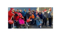 In 160 domenica alla corsa benefica dei Babbi Natale a Pont-Saint-Martin