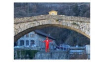 Dal giorno dell’Epifania il Diavolo penzola sotto il ponte romano