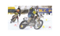 Moto: TORNA l’Ice TROPHY A BOSSES