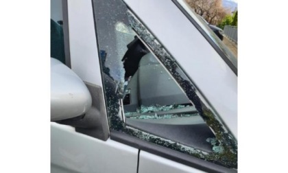 Raid di ladri, auto vandalizzate a Nus e Fénis I Sindaci: “Potenziamo la videosorveglianza”