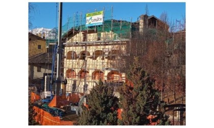 Sono in corso i lavori per il rifacimento del tetto della Biblioteca comunale di Saint-Christophe