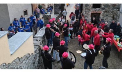 «Alé, ripartoma»: a Borgofranco un Carnevale spontaneo per ridare vita alla tradizione dopo la pandemia