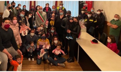 Doni dal Comune e dalle associazioni A Charvensod il “box bebé” a 13 bimbi