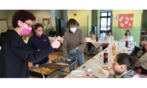 Un pranzo con i profughi ucraini ospitati dalle famiglie di Quart