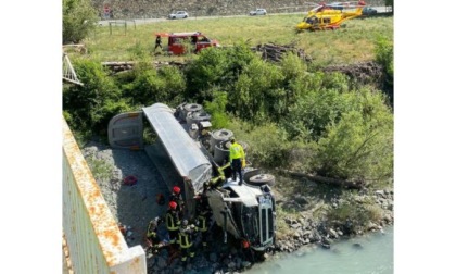 Lutto a Quart per l’autista deceduto nel camion precipitato da un ponte