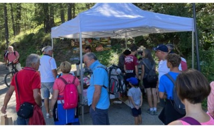 Successo per la passeggiata “gustosa” tra i paesi di Chamois e La Magdeleine