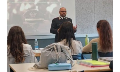 Distribuito nelle scuole un libro sul generale Carlo Alberto dalla Chiesa