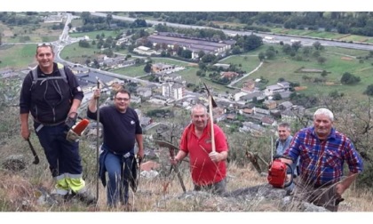 “Puliamo il mondo” e corvées sabato scorso a Arnad e a Champdepraz