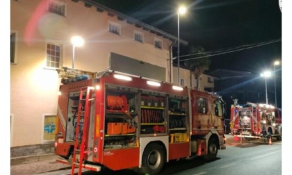Tetto in fiamme a Pont-St-Martin