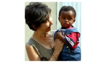 Un’esposizione fotografica ricorda l’impegno in Africa della pediatra Maria Bonino