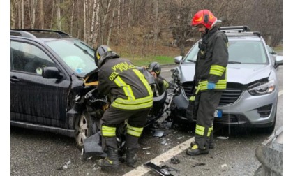 Scontro tra tre auto a Antey-Saint-André