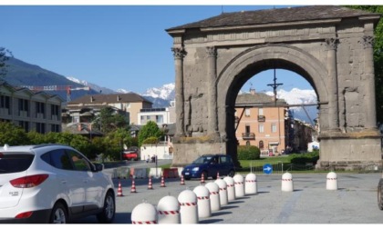 Nuova viabilità all’Arco d’Augusto: traffico in tilt