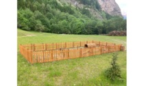 Area per cani in mezzo alla natura A Courmayeur un’opera che divide