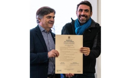 Courmayeur è Comune della gentilezza Firmato il “manifesto” con Daniel Lumera