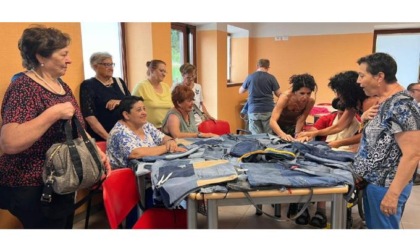 Borsine di jeans riciclati per gli utenti del Cea di Gressan