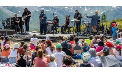 Musicastelle Outdoor: oggi, sabato 1° luglio, Fabio Concato canta al Lago d’Arpy