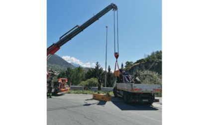 Piastre di 6 tonnellate cadute alla rotonda di Villeneuve