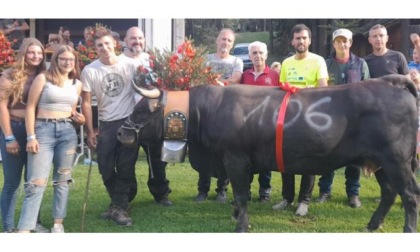 Reines, a Bionaz un debutto con i fiocchi In duemila per la battaglia al Lago Lexert