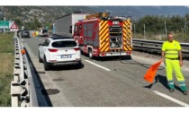 Incidente sull’autostrada A5: un Tir sbanda e finisce contro il guard-rail