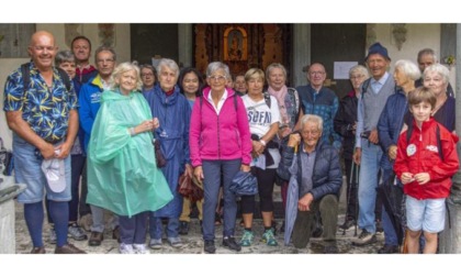 Processione sotto la pioggia al Santuario di Machaby organizzata domenica scorsa dalla Diocesi di Aosta