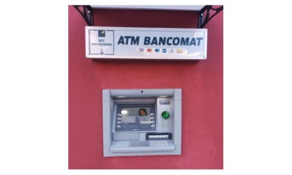 Convenzione tra Bcc e Comune Attivato un bancomat a Hône
