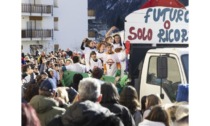 Courmayeur, il carro di Dolonne «Futuro o solo ricordi?» vince questa edizione della sfilata di Carnevale