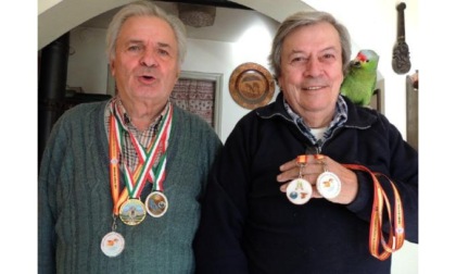 Sandro Glarey di Aymavilles campione del Mondo con il pappagallo australiano, argento per Giuseppe Faggion di Sarre