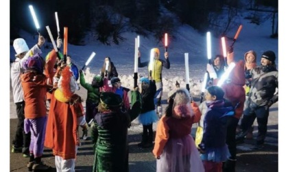 Sfilata in maschera, fiaccolata e premi per il concorso fotografico: festeggiato il Carnevale a Champorcher