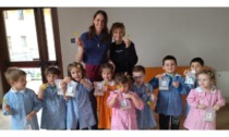 Laboratorio sensoriale alla scoperta dei fiori per i bimbi di Champdepraz con Annie Vout e la Biblioteca