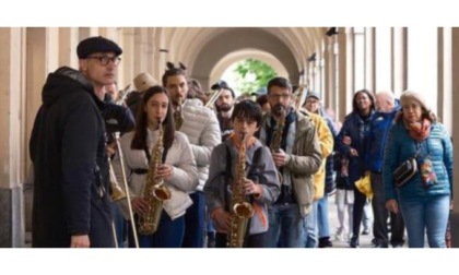 Concerto del Primo maggio da piazza Chanoux al Teatro Giacosa a causa della pioggia battente