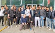 Gli studenti del Manzetti di Aosta al laboratorio "L'Internet delle cose con Arduino" a Ivrea