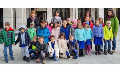 Sul gradino più alto del podio internazionale di Kamilala le classi seconde della scuola primaria di Saint-Pierre