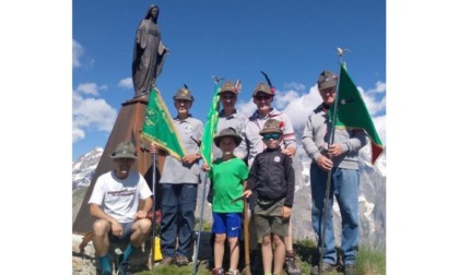 La Messa alla Madonnina degli alpini celebrata in cima al Mont Crammont