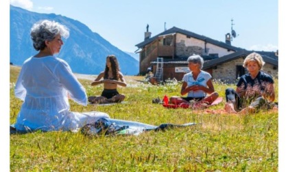 “Summer Yoga”, sessioni a Courmayeur condotte dall’insegnante Betta Frera