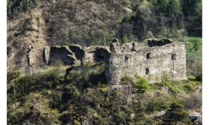 “Sì” al progetto di illuminazione del castello di Villa a Challand