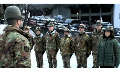 A Courmayeur la cerimonia di consegna del cappello alpino a 140 militari